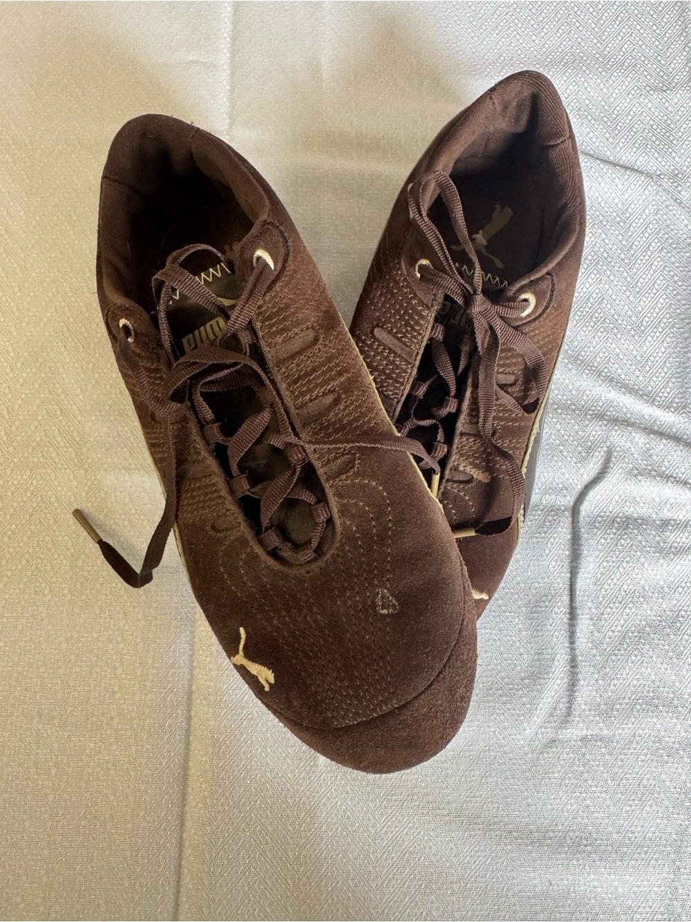 Puma Women’s Dark Brown Low-Top Sneakers with Gold Accents 6.5 US - Picture 5 of 6